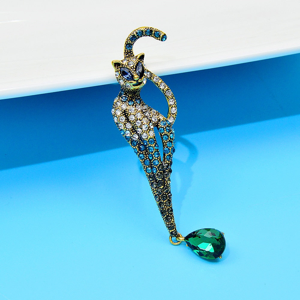 Vintage Rhinestone cat Brooch